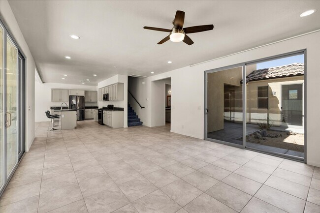 Building Photo - 56923 Ivanhoe Dr
