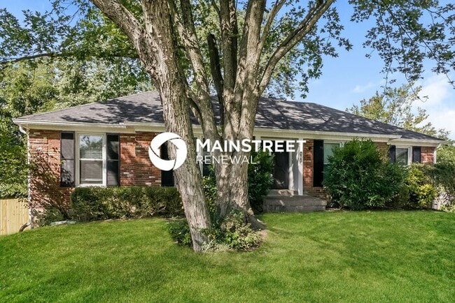 Building Photo - 4 Bedroom Pet-Friendly Home in Louisville, KY with Main Street Renewal