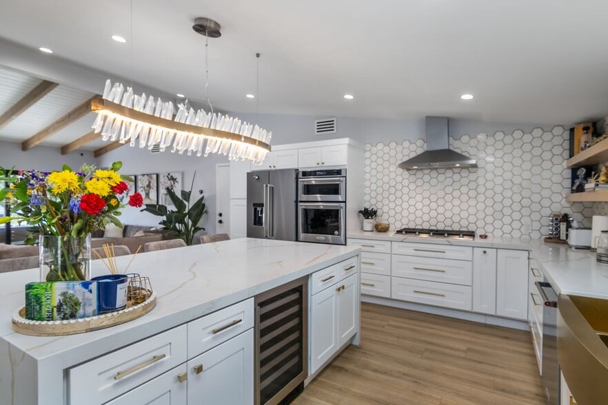 Building Photo - 4821 Heaven Ave