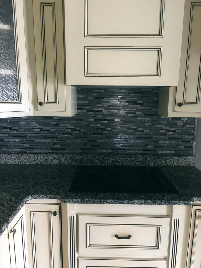 Building Photo - 82 Oliver Dr