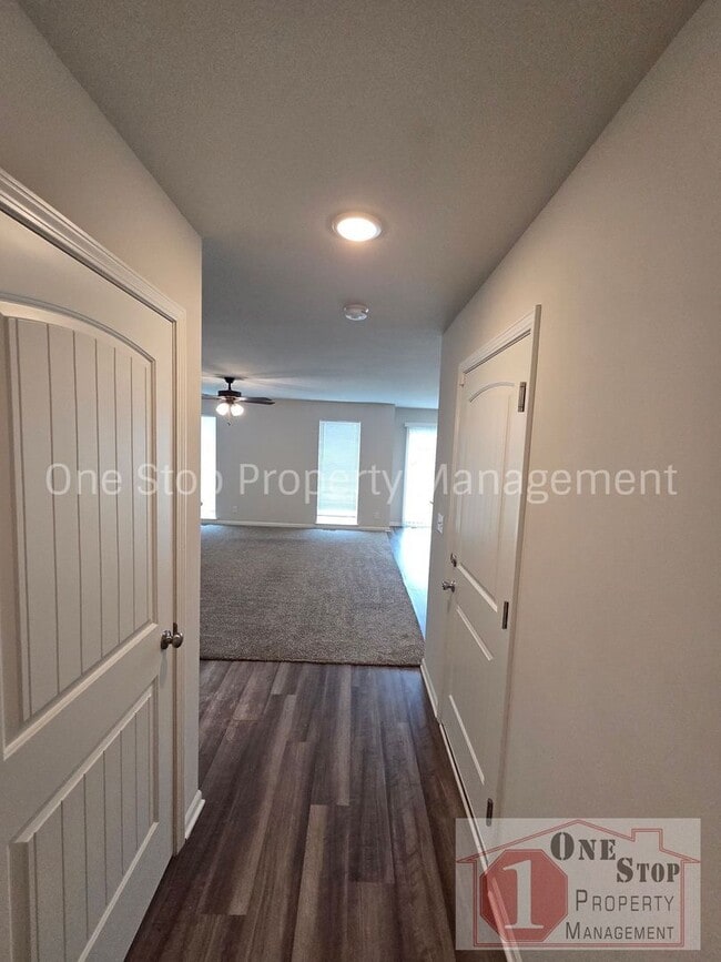 Building Photo - Beautiful 4 Bedroom 4 Bathroom in Belton!