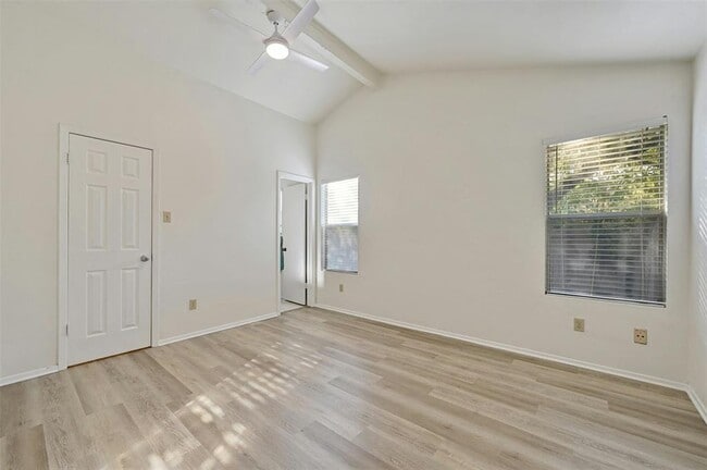 Building Photo - 3910 Tamil St