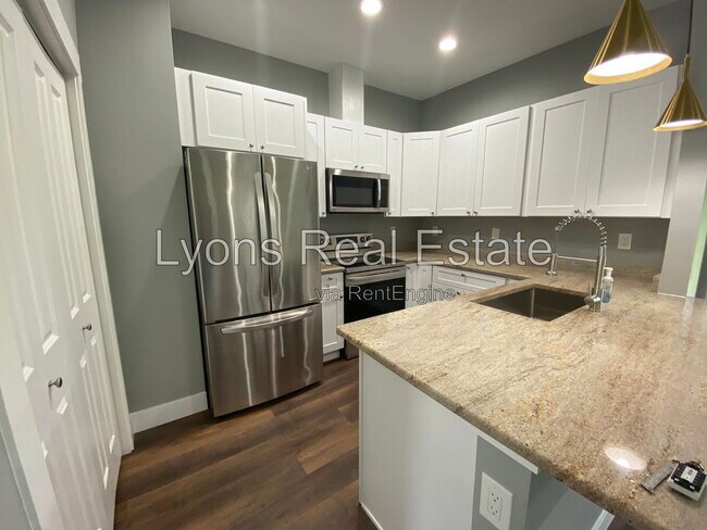 Building Photo - 10398 Port Everglades St
