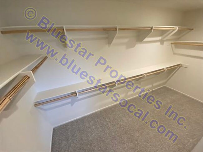 Building Photo - Just listed 5 bedroom in Victorville