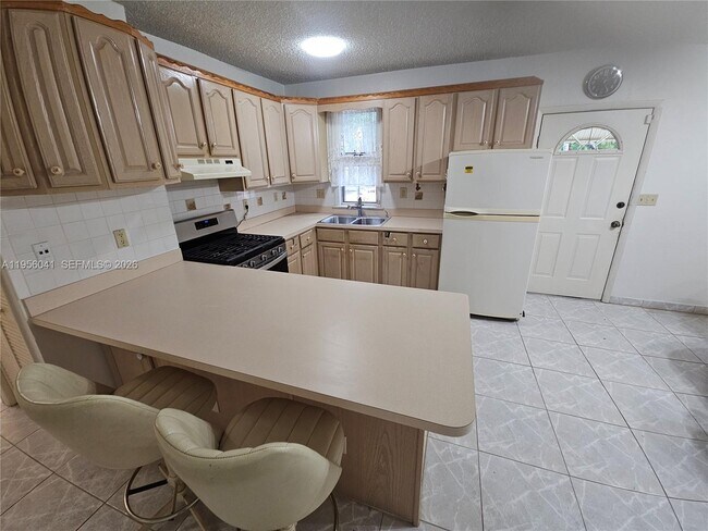 Building Photo - 2323 Polk St