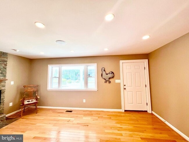 Building Photo - 6605 Keene Dr