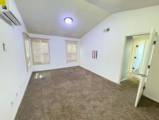 Building Photo - Home for rent in Socorro