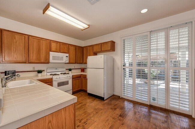 Building Photo - Home for Rent in Gold River, CA