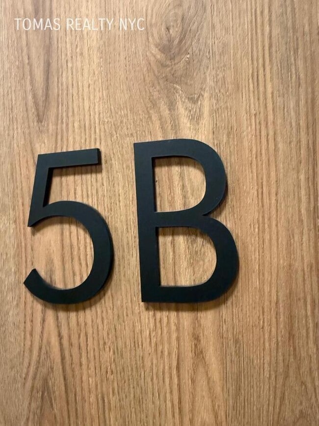 Building Photo - 3103 Sedgwick Ave