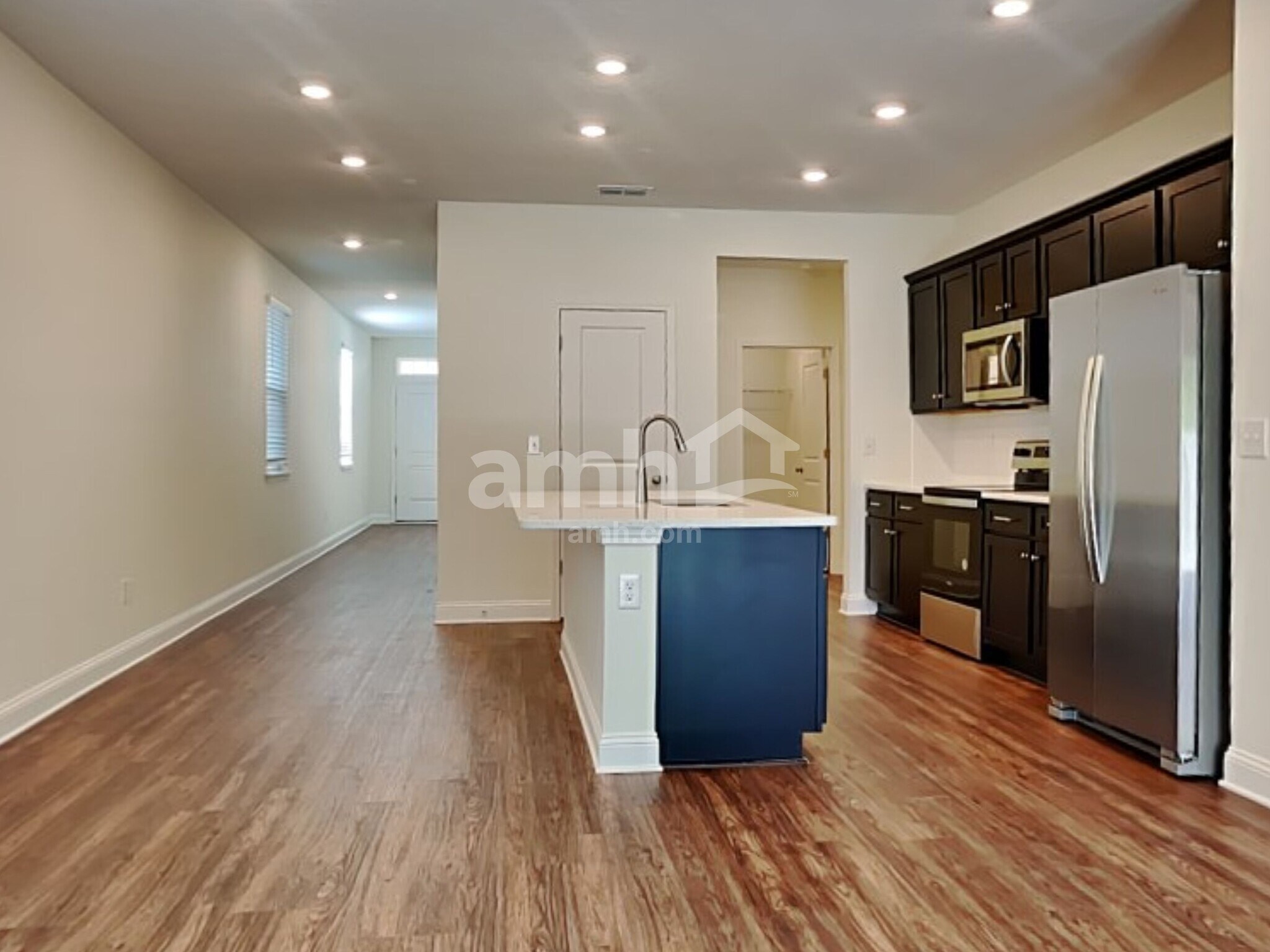 Building Photo - 139 Onate Cir