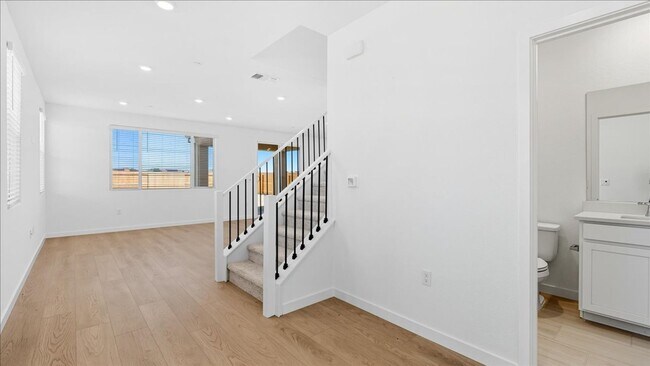 Building Photo - 1045 Lost Creek Ranch Dr