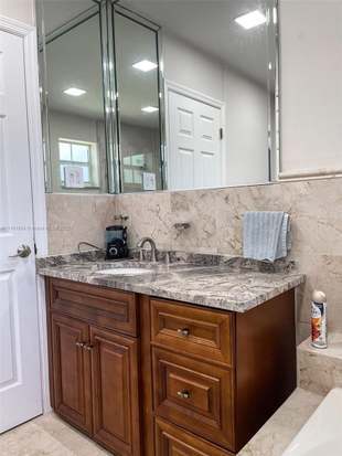 Building Photo - 4115 Madison St