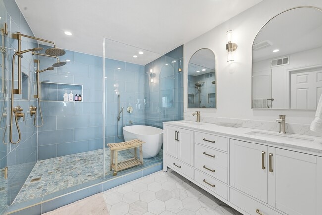 Building Photo - 125 S Juanita Ave