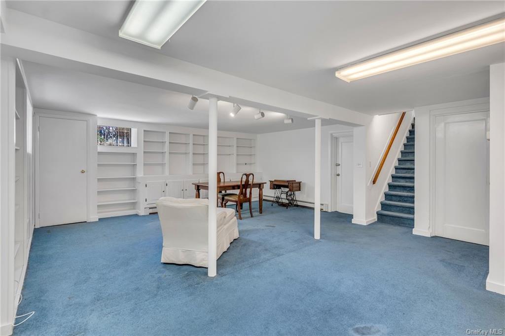 Building Photo - 6 Wildway