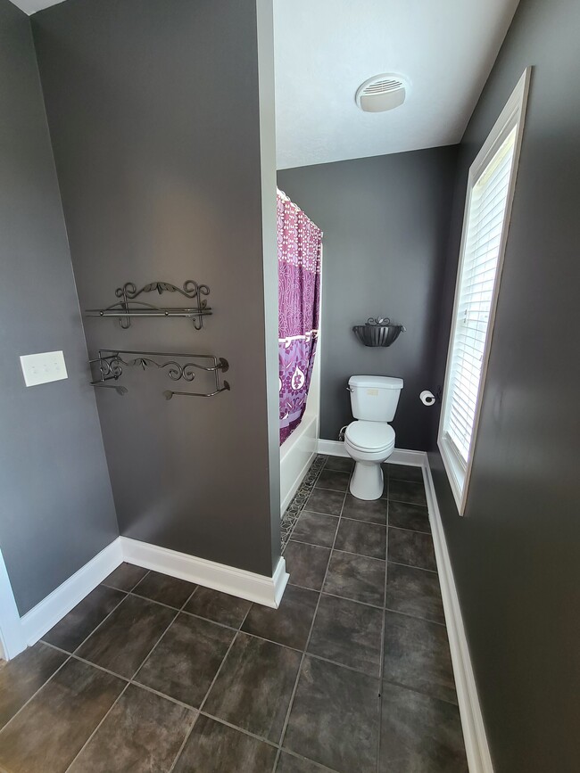 Building Photo - 195 Tennis Ranch Rd