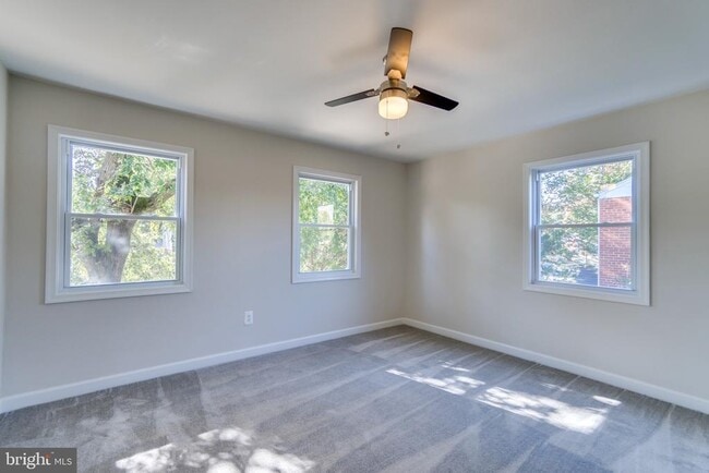 Building Photo - 2212 Arlington Terrace