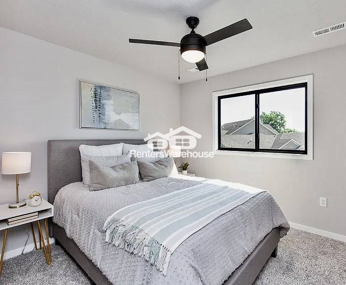 Building Photo - 3624 NE Marissa Ln