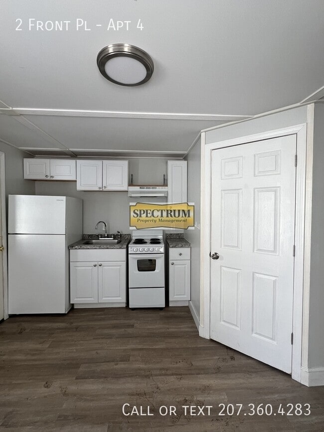 Building Photo - 2 Front Pl