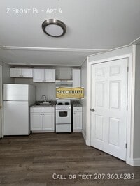 Building Photo - 2 Front Pl