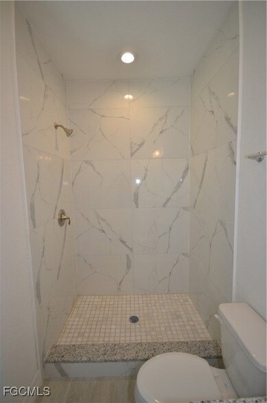 Building Photo - 272 Pelton Cir