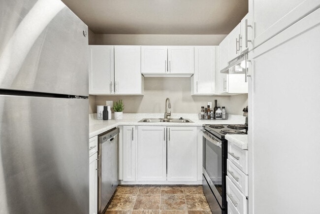 Building Photo - Bella Vista