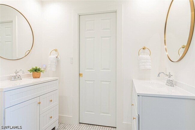 Building Photo - 1530 Mandarin Rd