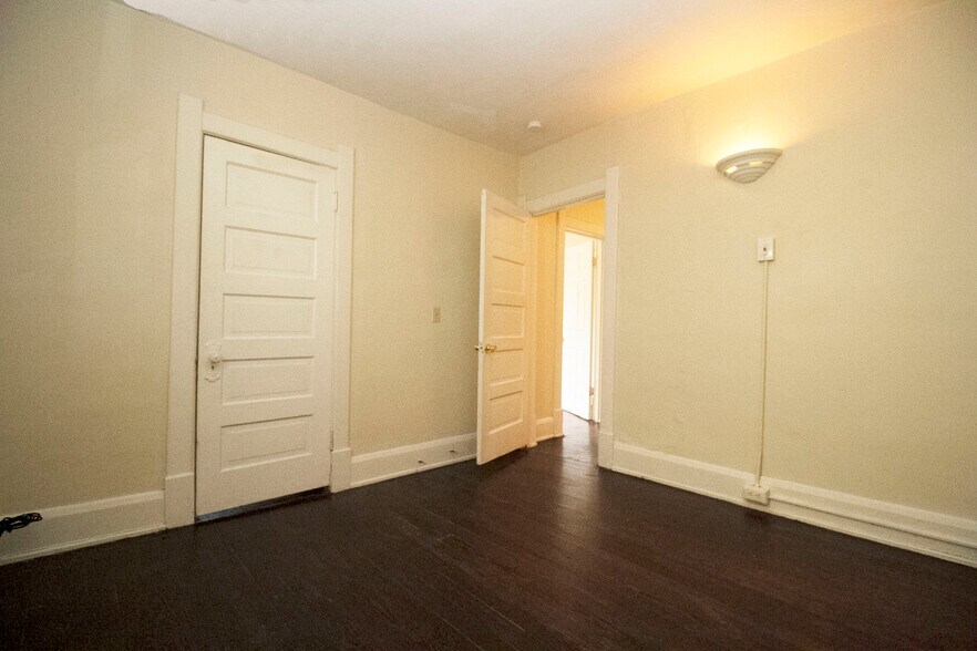 Building Photo - 830 Homer Ave