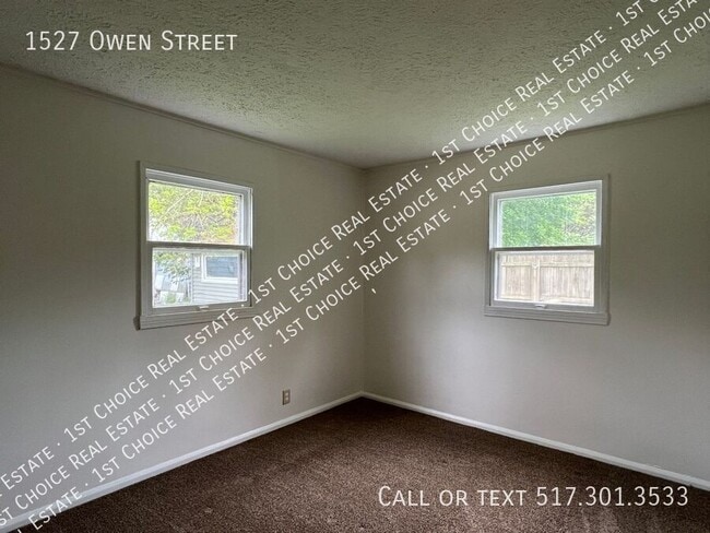 Building Photo - 1527 Owen St