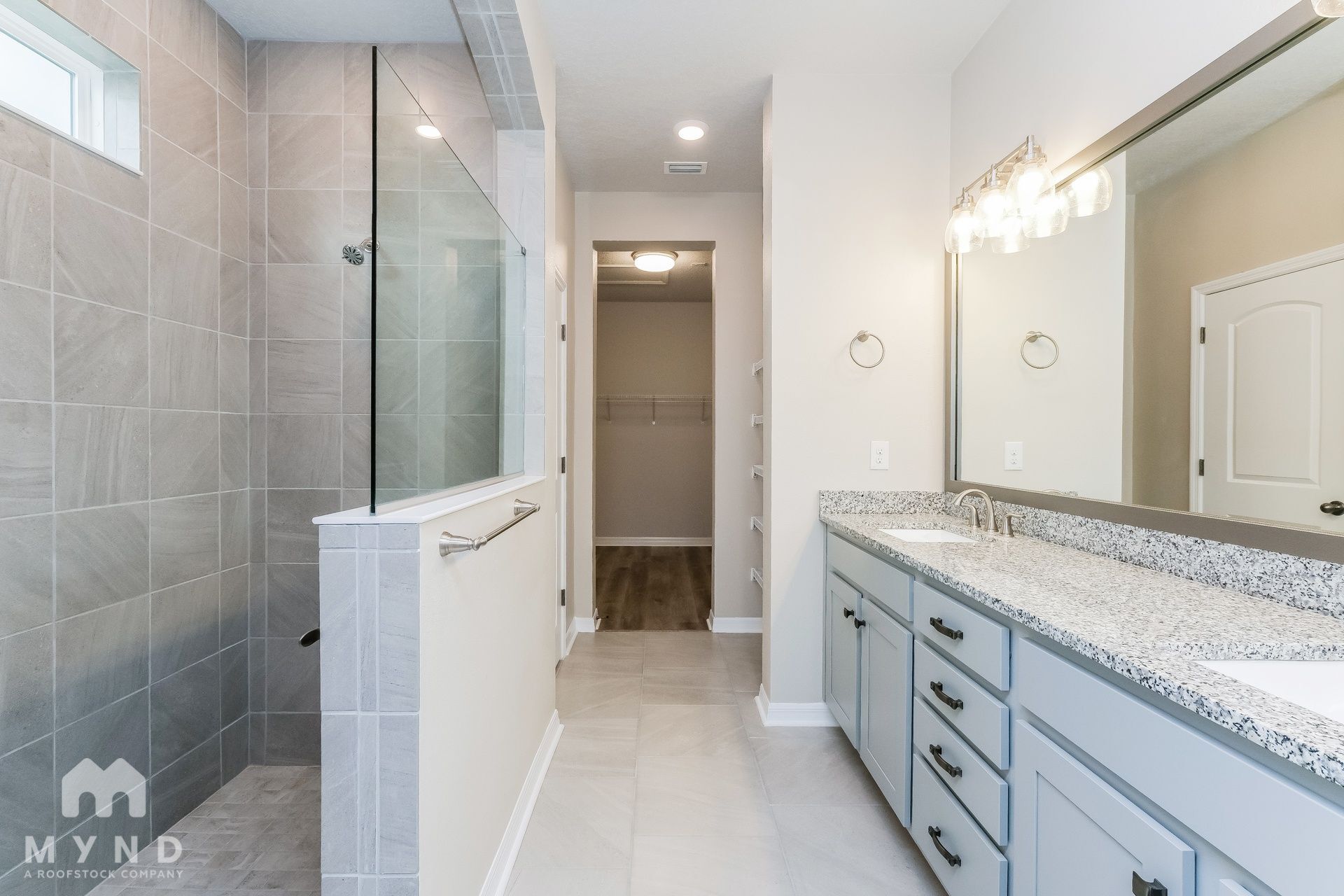 Building Photo - 5530 Silver Sun Dr