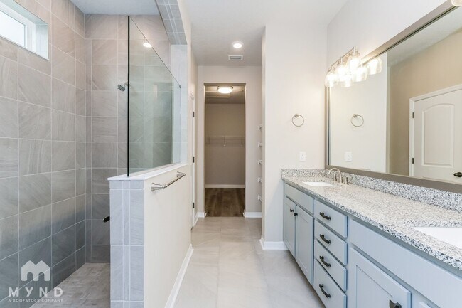 Building Photo - 5530 Silver Sun Dr