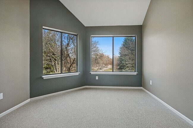 Building Photo - Sunny 2-Bed, 2-Bath Condo in Boulder’s Kin...