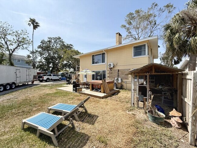 Building Photo - 315 12th Ave