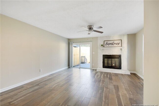 Building Photo - 5940 Laguna Dr