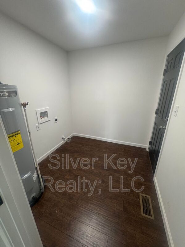 Building Photo - 3351 Coffman Dr