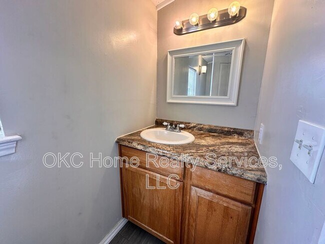 Building Photo - 312 Bolton Pl