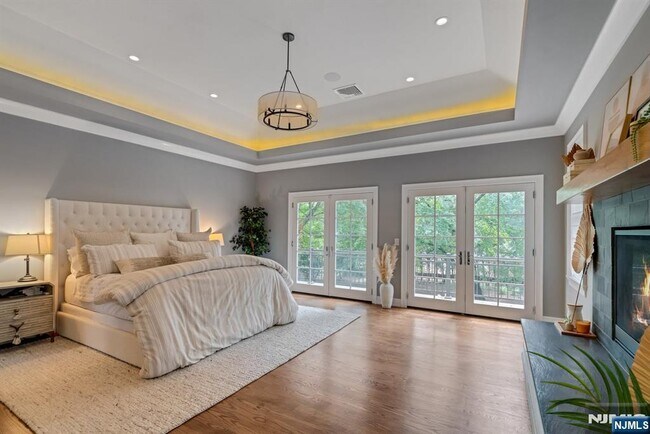 Building Photo - 4 Brookview Ct