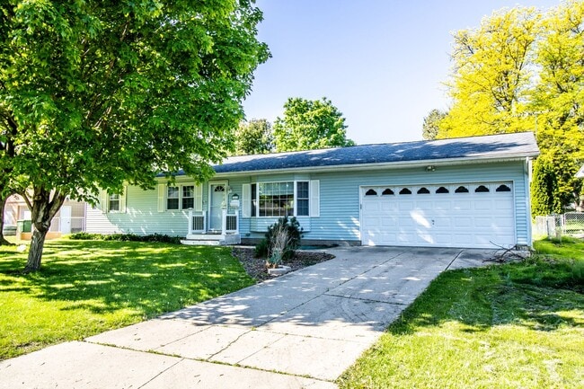 Building Photo - 3 bedroom, 1 bath home in Waterloo