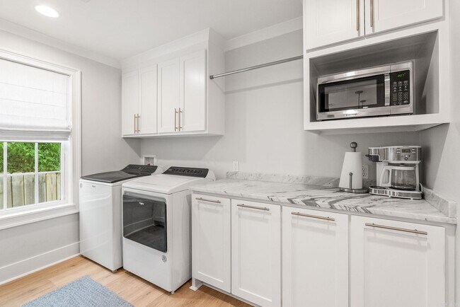 Building Photo - 1628 Pine Valley Rd