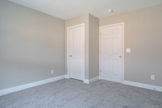 Building Photo - 91 E Main St