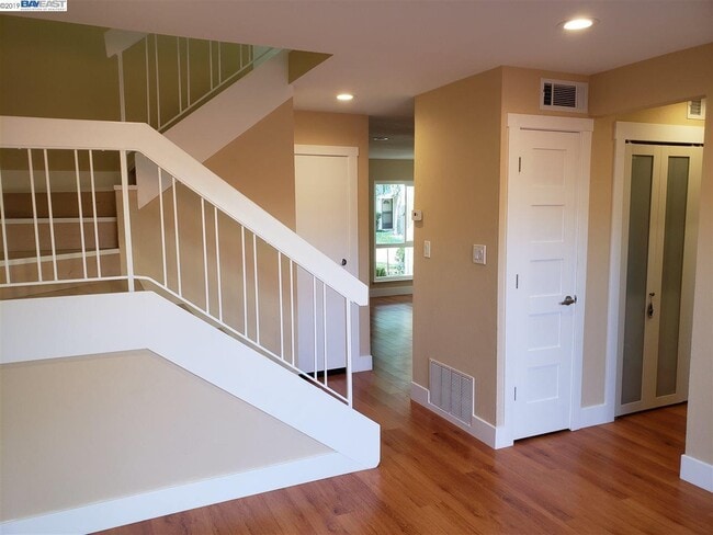 Building Photo - 40292 Santa Teresa Common