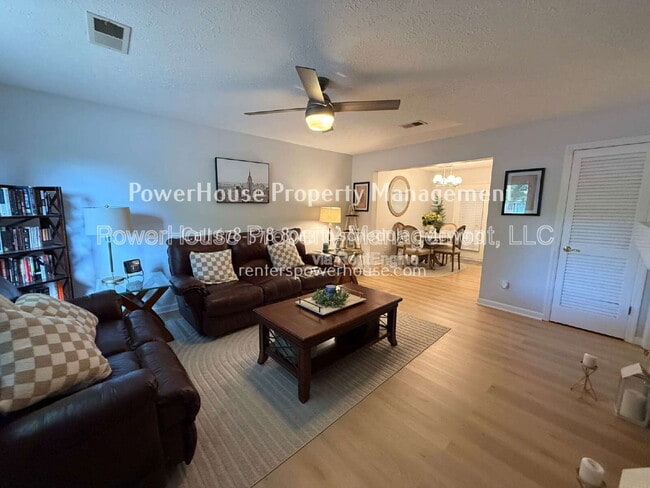 Building Photo - 179 High Creek Dr
