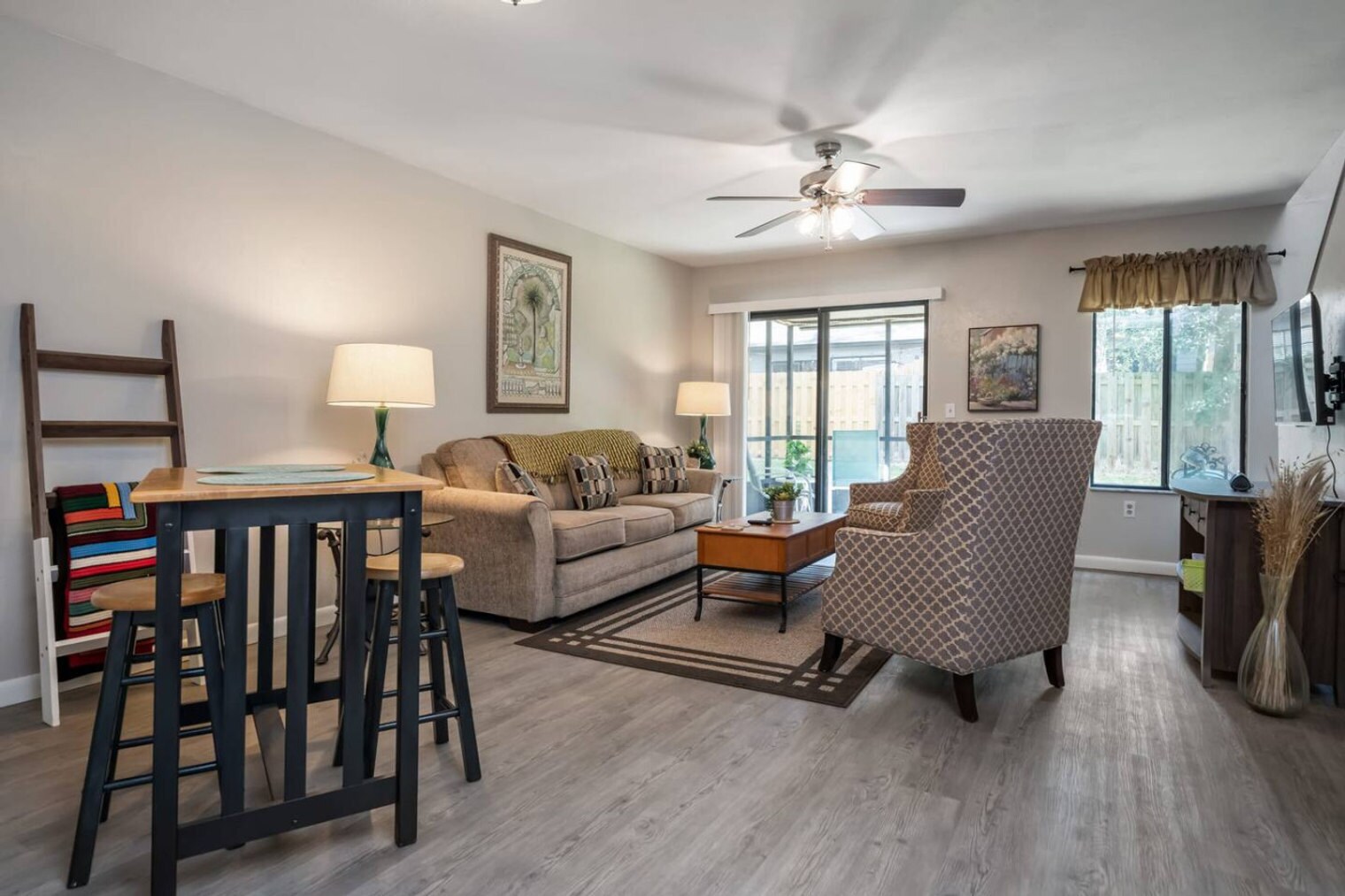 Building Photo - 2300 SW 43rd St