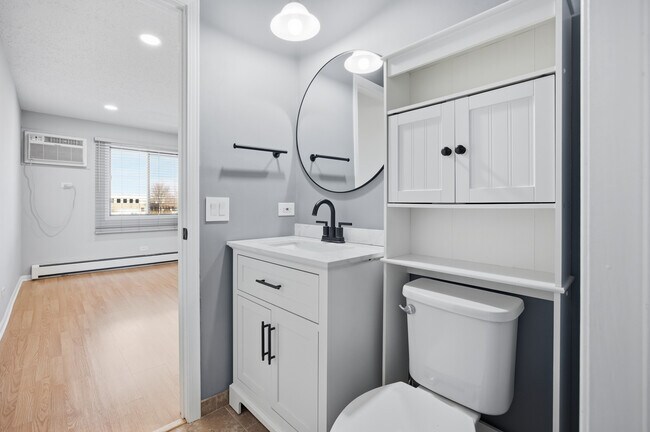 Building Photo - 13 Cedar Ct