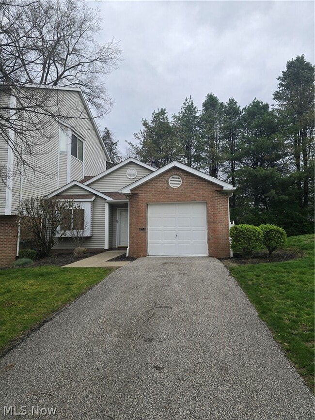 Building Photo - 355 Village Pointe Dr