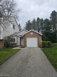 Building Photo - 355 Village Pointe Dr