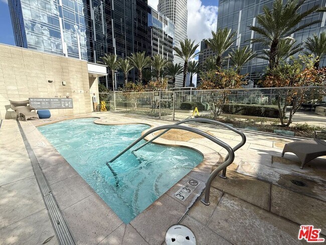 Building Photo - 877 Francisco St