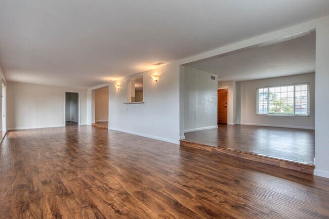 Family/Great Room - 4338 Mount Elbrus Ct