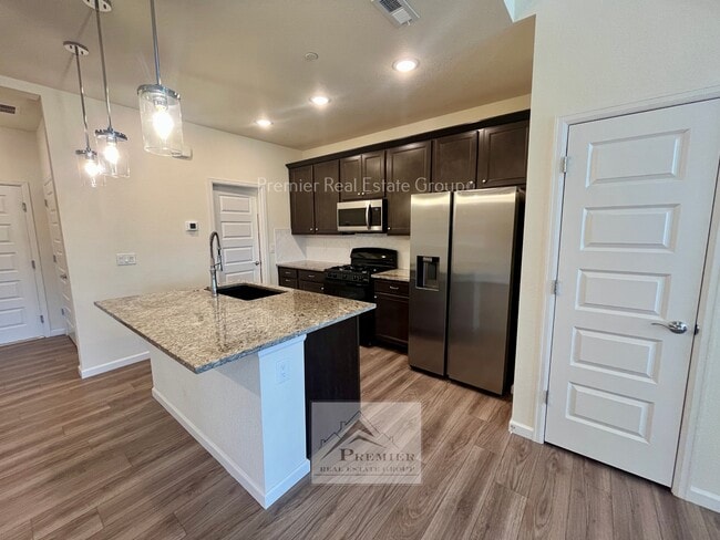 Building Photo - 10733 White Diamond Pt