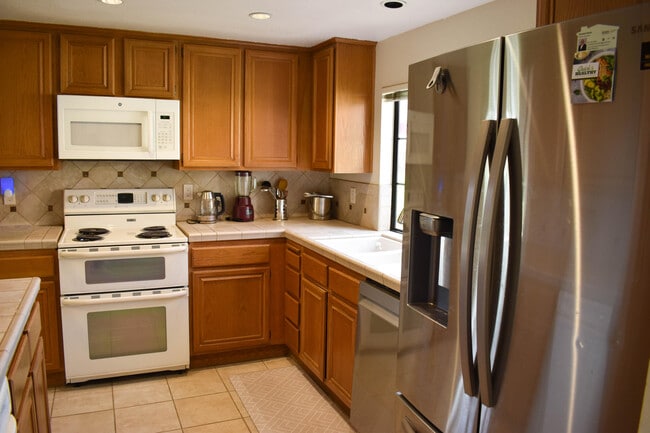 Building Photo - 113 Vitoria Ln