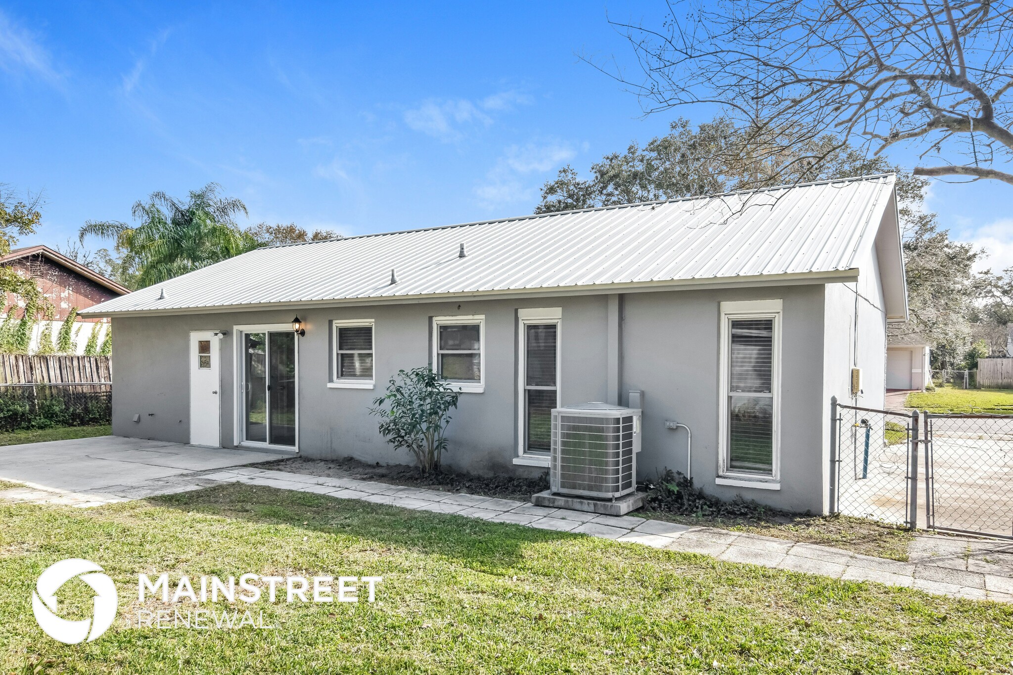 Building Photo - 7845 Avenal Loop